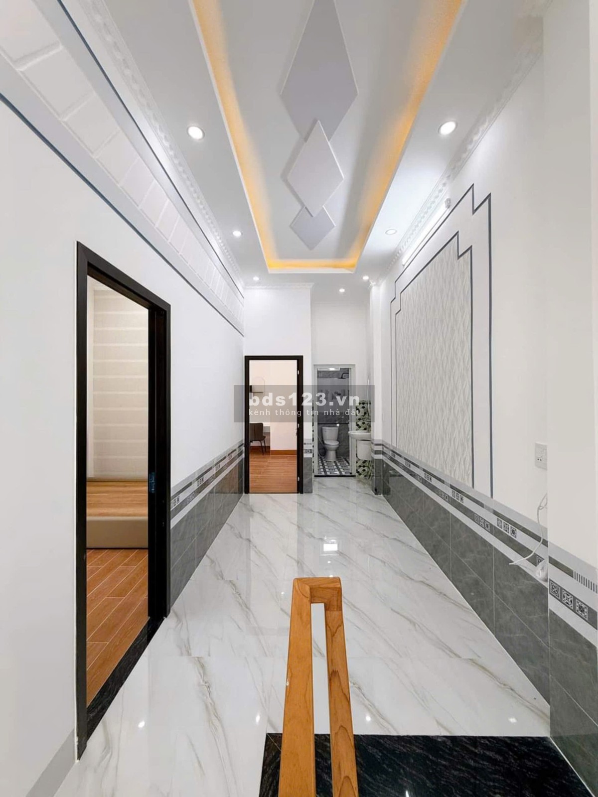 Cần bán nhà 1 trệt 1 lầu đường Nguyễn Văn Cừ Cần Thơ Diện tích 5x13=65m2 Giá 3 tỷ 550