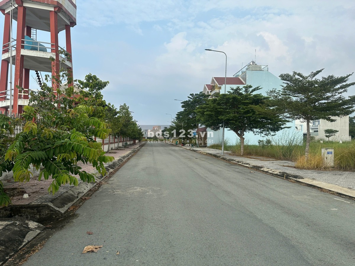 Rẻ, hơn giá thị trường, đường xa rộng rãi, khu tiềm năng phát triển
