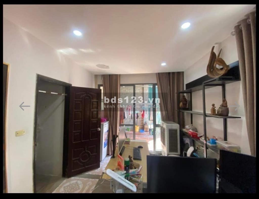 Gia đình cần bán Gấp căn nhà tại đường Nguyễn Trãi 40m, 4 tầng, mặt tiền 5m, giá ~7 tỷ