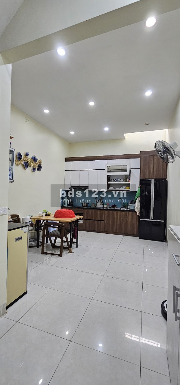 Nhà đẹp dân xây thoáng 4 tầng - Ô tô tránh - Vừa túi tiền, DT 45/50M2, MT 4.2M2 giá chỉ 5.25 tỷ