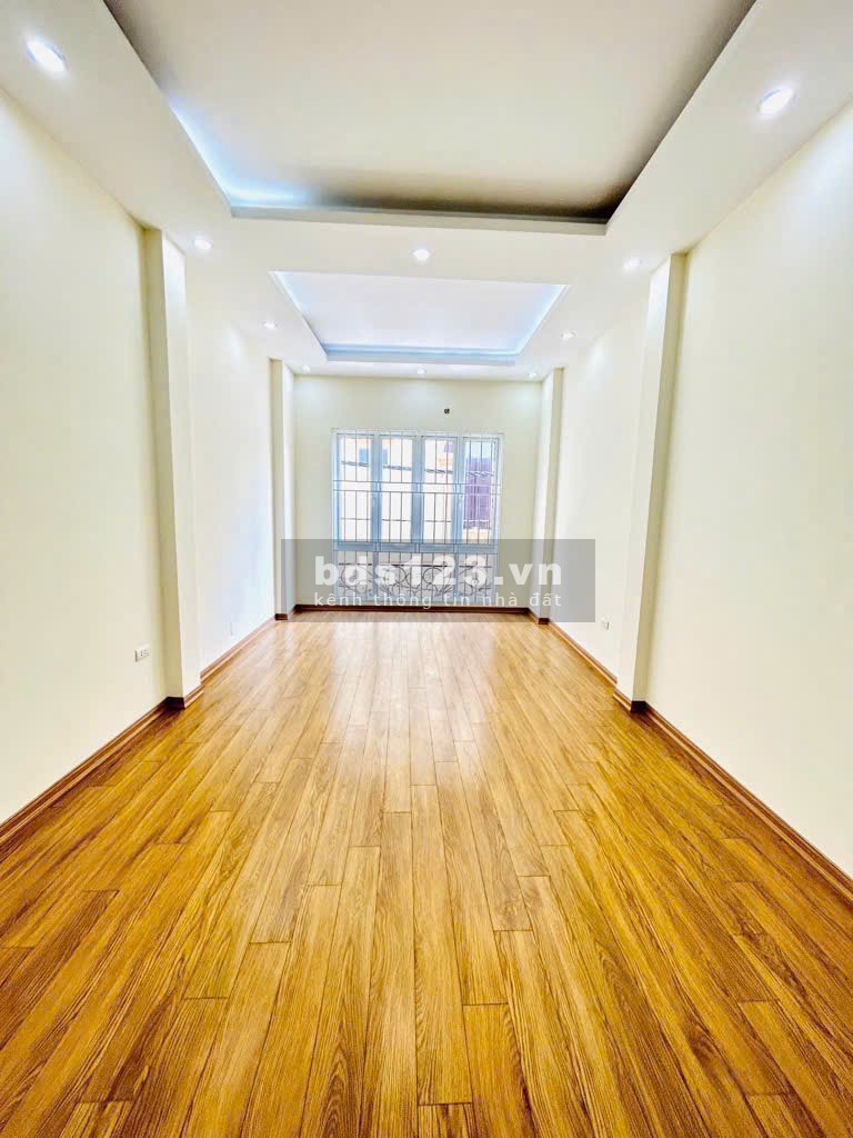 Nhà mặt phố - Kinh doanh - Gara ô tô - Thông khắp nơi - Full công năng - 1X tỷ