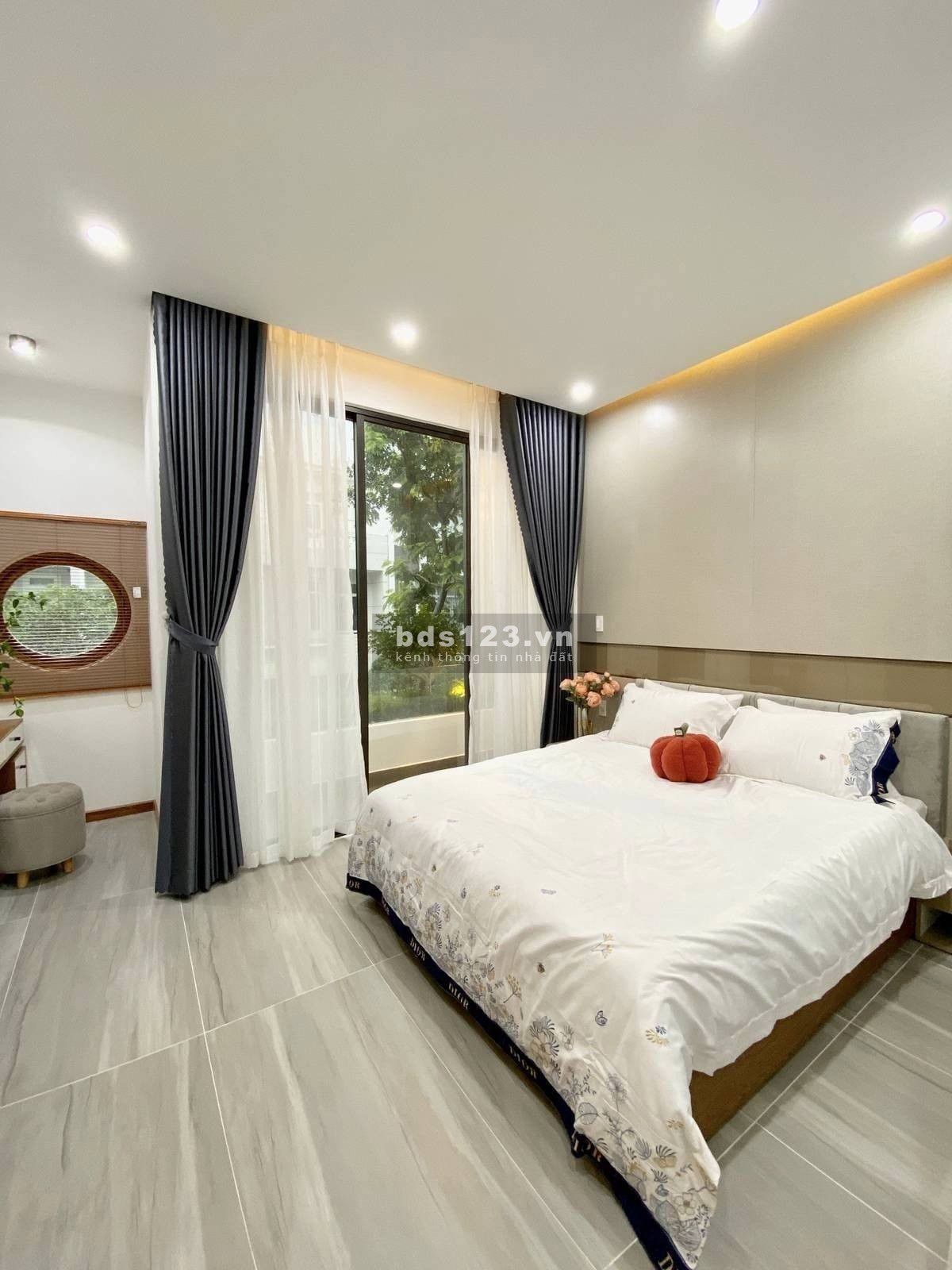 Nhà 1 trệt 2 lầu giá tốt, vị trí đắc địa cho kinh doanh buôn bán lẫn mua ở tại trung tâm Thuận Giao