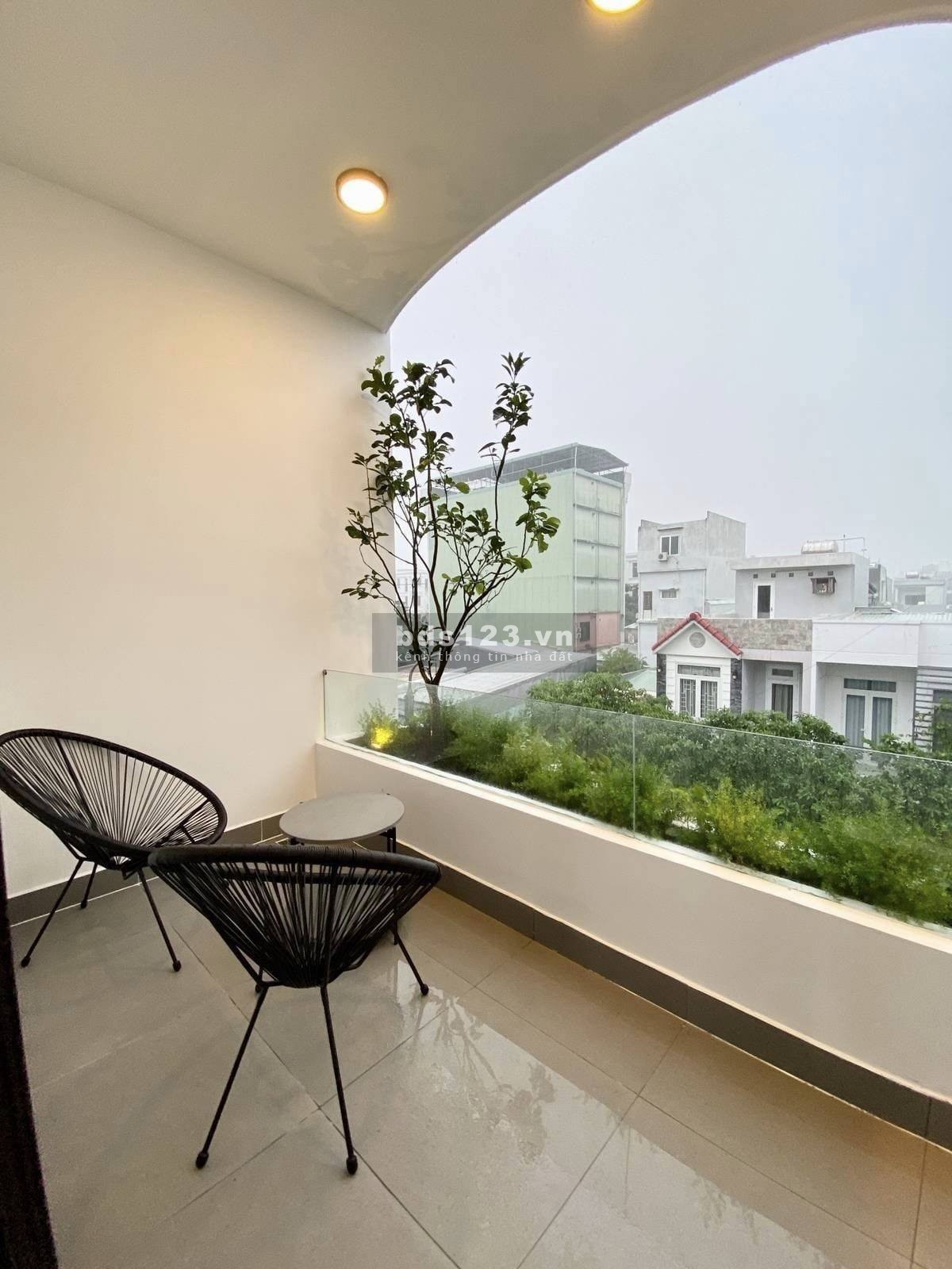 Nhà 1 trệt 2 lầu giá tốt, vị trí đắc địa cho kinh doanh buôn bán lẫn mua ở tại trung tâm Thuận Giao