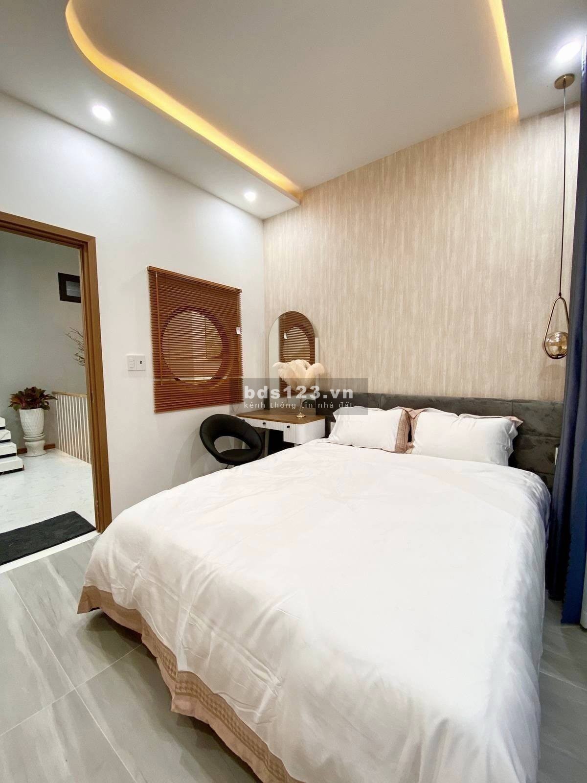 Nhà 1 trệt 2 lầu giá tốt, vị trí đắc địa cho kinh doanh buôn bán lẫn mua ở tại trung tâm Thuận Giao