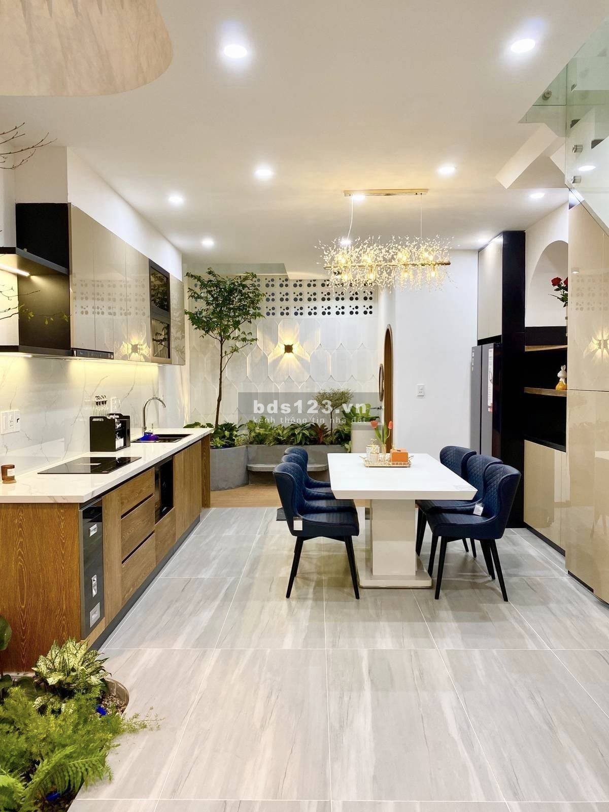 Nhà 1 trệt 2 lầu giá tốt, vị trí đắc địa cho kinh doanh buôn bán lẫn mua ở tại trung tâm Thuận Giao