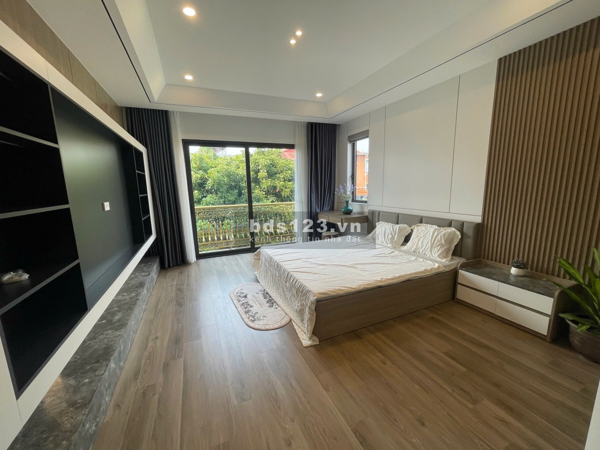 Bán rẻ nhà 7 tầng, thang máy nhập, Gara 2 ô tô, nội thất tiền tỷ, Vũ Đức thận, TT quận Long Biên