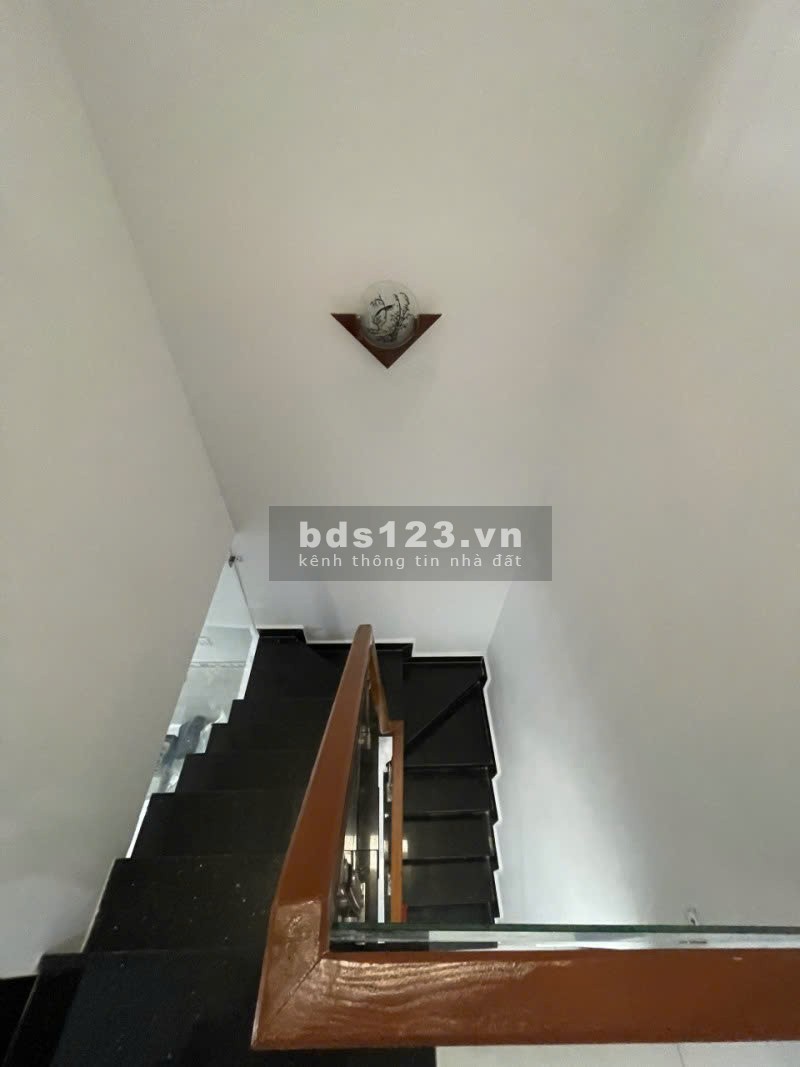  DTSD 80m2 - hẻm 3m sát mặt tiền - Quận 12 - 2.x tỏi 
