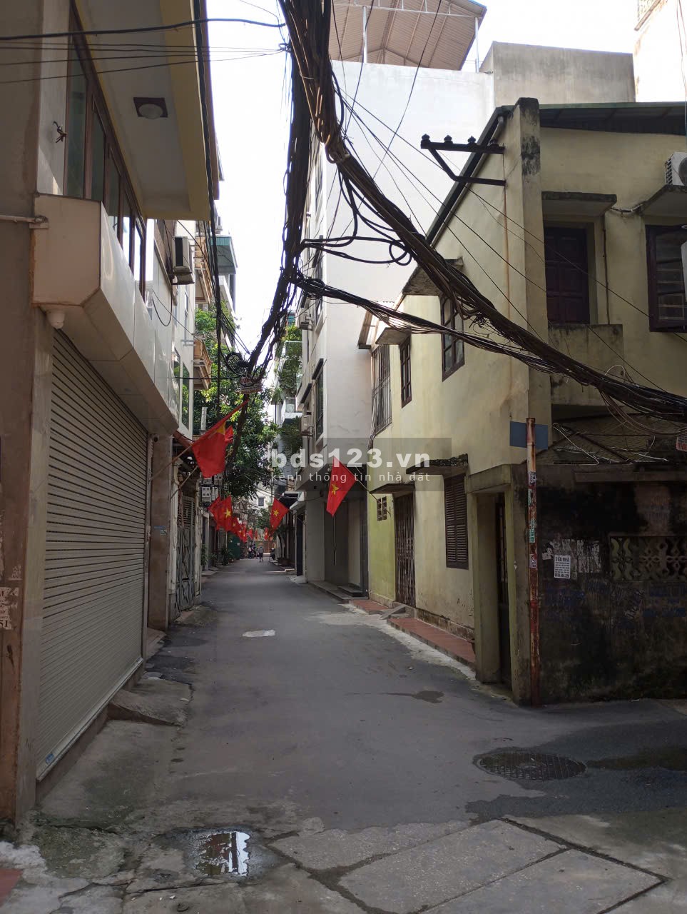 Cần bán căn nhà trong ngõ phố Hoàng Hoa Thám. DT 60m2 MT 4.3m - Giá 8,3 tỷ