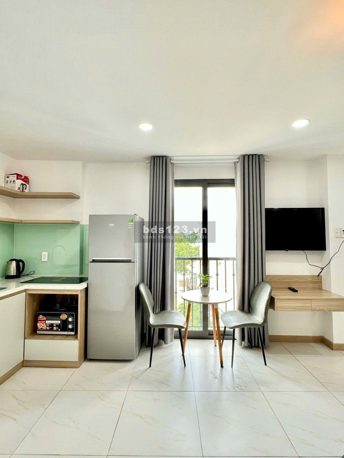 Khai trương căn hộ 1 phòng ngủ view ban công ngay Trung Tâm quận 3