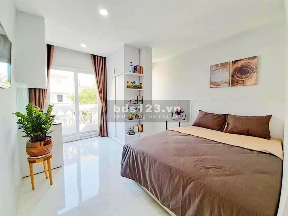 Căn hộ studio 40M2, bancol lớn, ngay giữa trung tâm quận 7, cách lotte 500M, gần cầu Kênh Tẻ