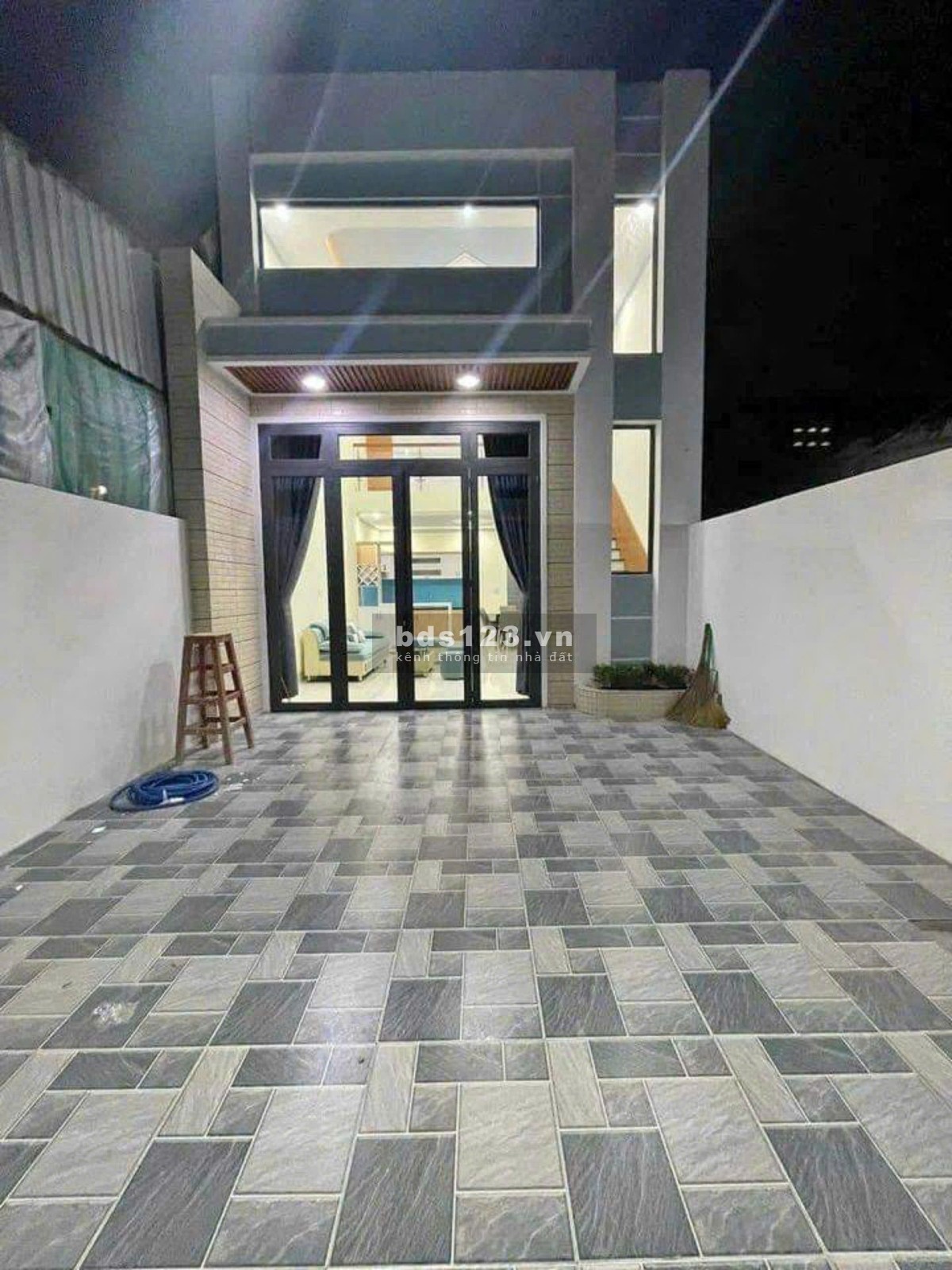 Chính chủ kẹt tiền cần bán gấp căn nhà 1 trệt 1 lửng gần văn miếu Trấn Biên, giảm 100tr, giá 550tr