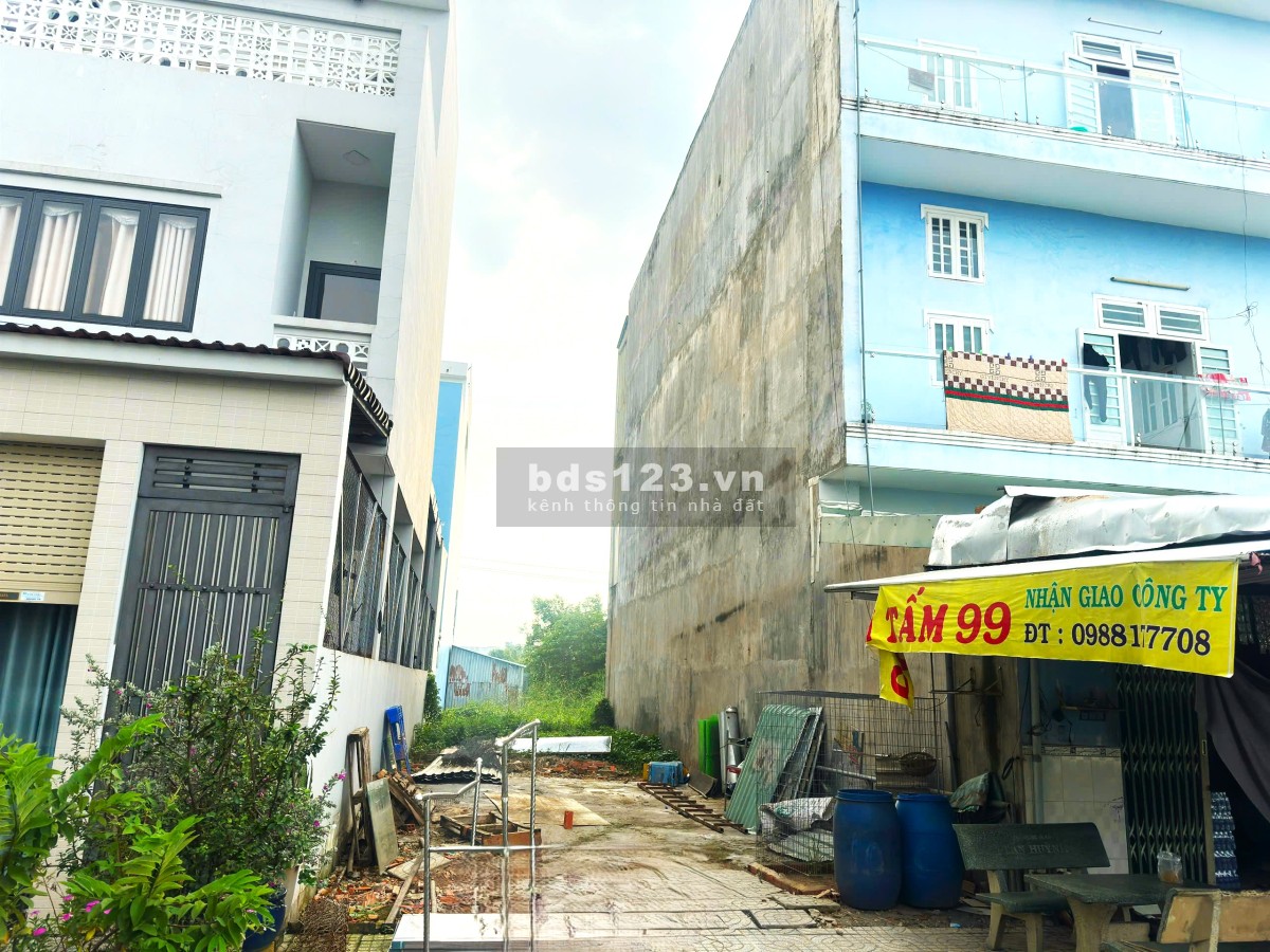Em đang có miếng đất đặc biệt đối diện quỹ đất Trung Tâm Thương Mại, thiên thời địa lợi nhân hòa.