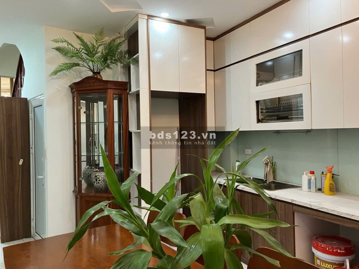 Cần bán nhà Thụy khuê - Giá rẻ - Về ở ngay - 42m2 có 5.2 tỷ