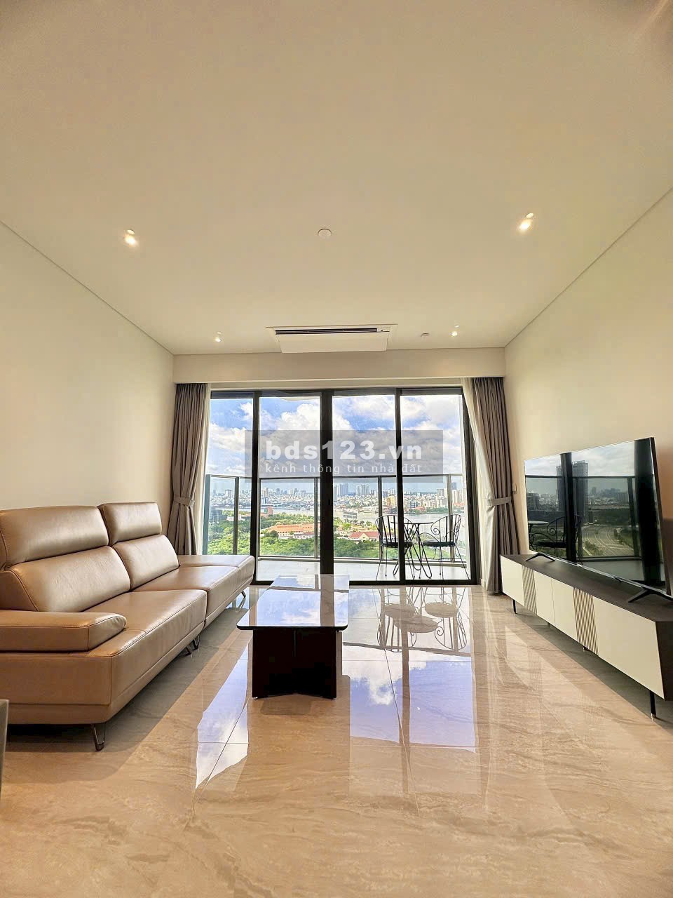 Bán căn hộ 2PN - 76m2 view đẹp suất SPA tại The Opera Metropole Thủ Thiêm cạnh Quận 1, giá 22 tỷ TL