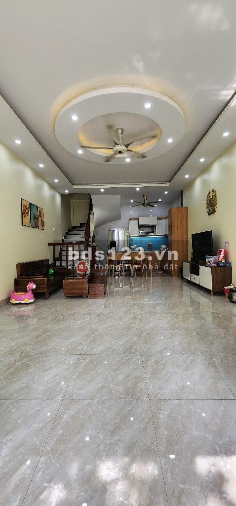 Yên Xá - Tân Triều. Dt 30m2, 5T, 8 phòng khép kín, cho thuê dòng tiên tốt, nội thất đầy đủ.