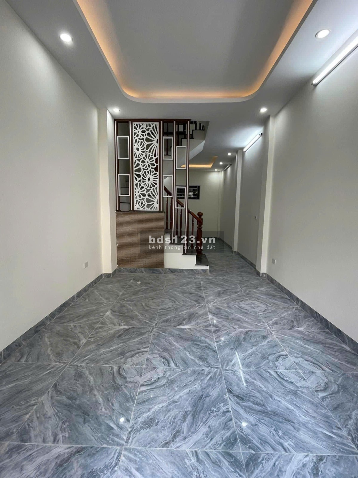 Bán nhà Hoàng Mai, số đẹp, ô tô đổ cửa, 38M2 nhỉnh 4 tỷ