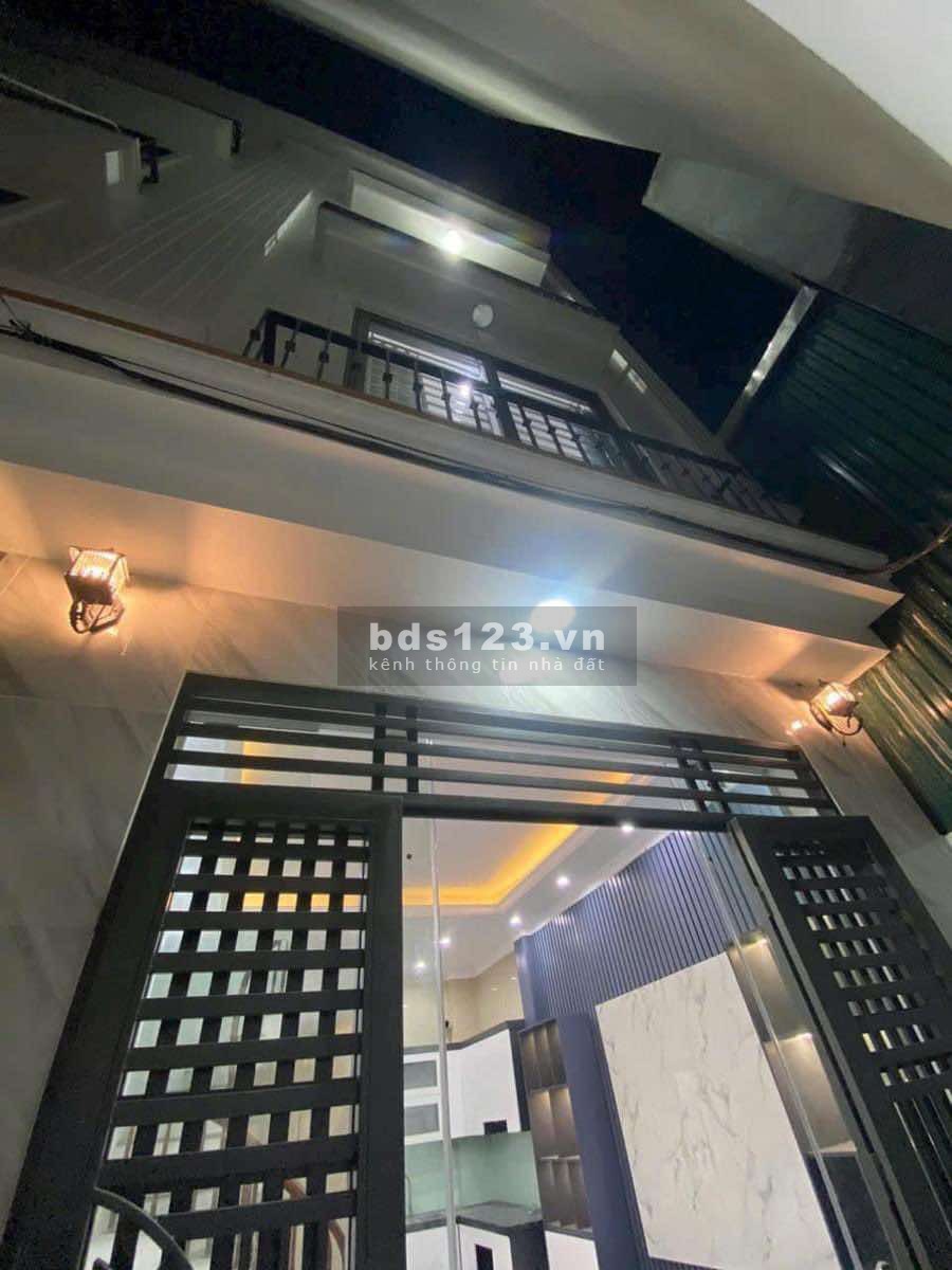 Bán nhà Hoàng Mai, sổ vuông, ngõ ô tô nông, 40M2, chỉ hơn 4.5 tỷ