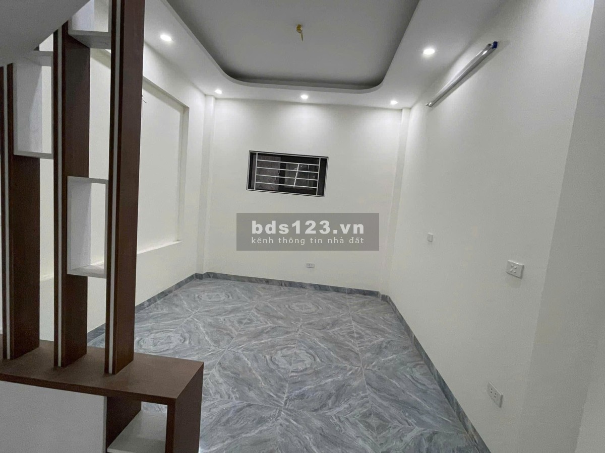 Bán nhà Hoàng Mai, số đẹp, ô tô đổ cửa, 38M2 nhỉnh 4 tỷ