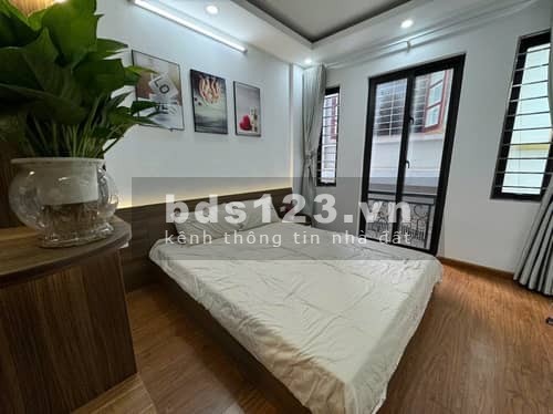 Bán nhà Hoàng Mai ô tô đỗ công, sổ vuông, 40M2 chỉ 4.5 tỷ