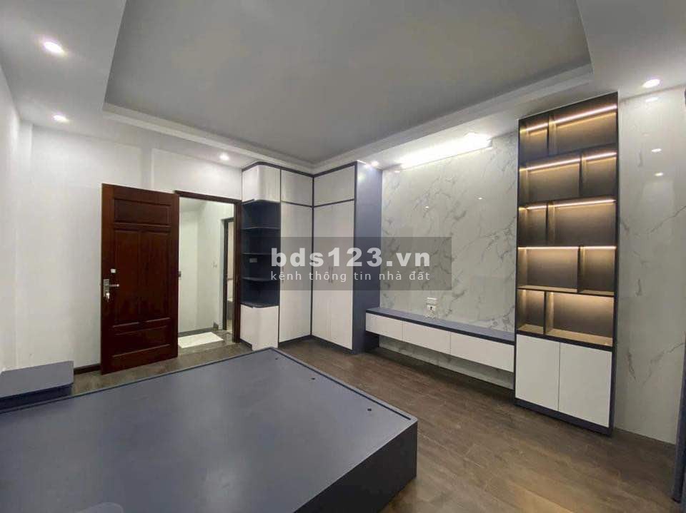 Bán nhà Hoàng Mai, sổ vuông, ngõ ô tô nông, 40M2, chỉ hơn 4.5 tỷ