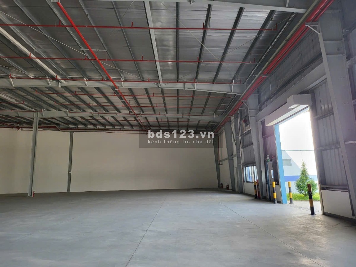 Cho thuê 2400m2 xưởng mới trong KCN tại Long Thành, Đồng Nai, giá: 270 triệu, SX đa ngành nghề