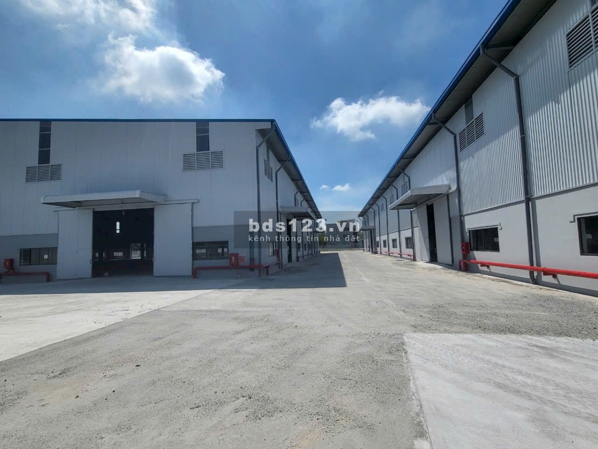 Cho thuê 11.000m2 Xưởng, Gía : 3.6 USD/m2 trong KCN Bình Dương