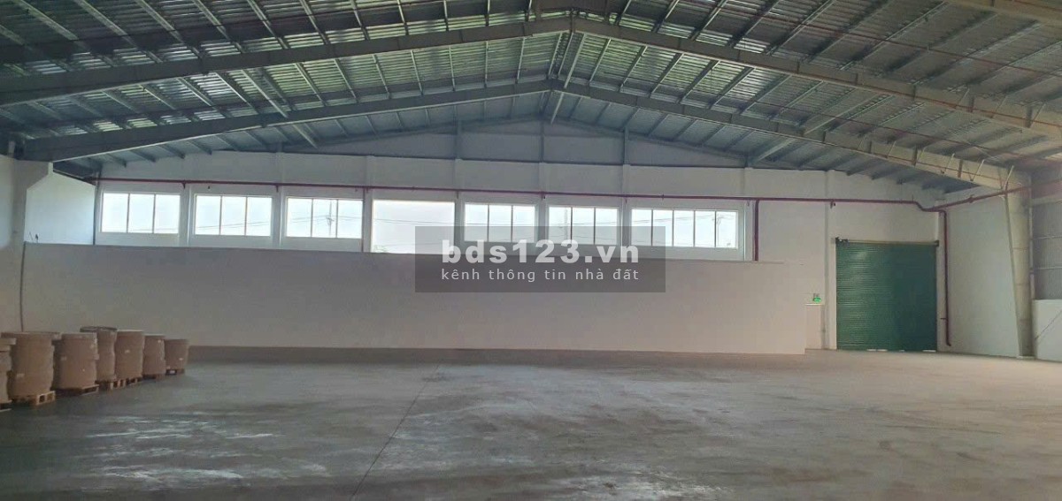 Cho thuê 3000m2 XƯỞNG KCN Long Bình Biên Hòa, Đ.Nai Gía : 322 triệu, gía rẻ cùng khu vực