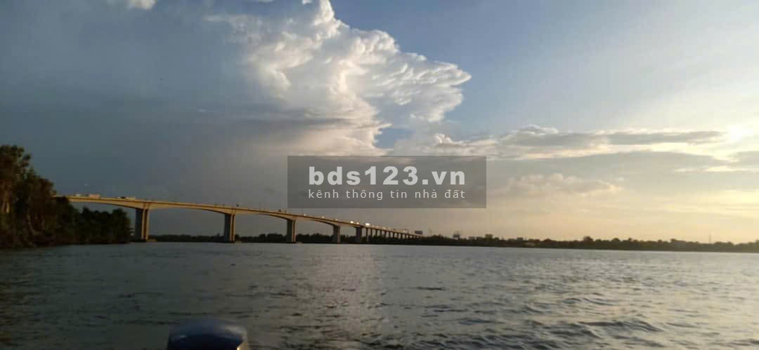Cần bán lô góc 2 mặt tiền 2 mặt sông (sông Đồng Nai ) siêu đẹp.