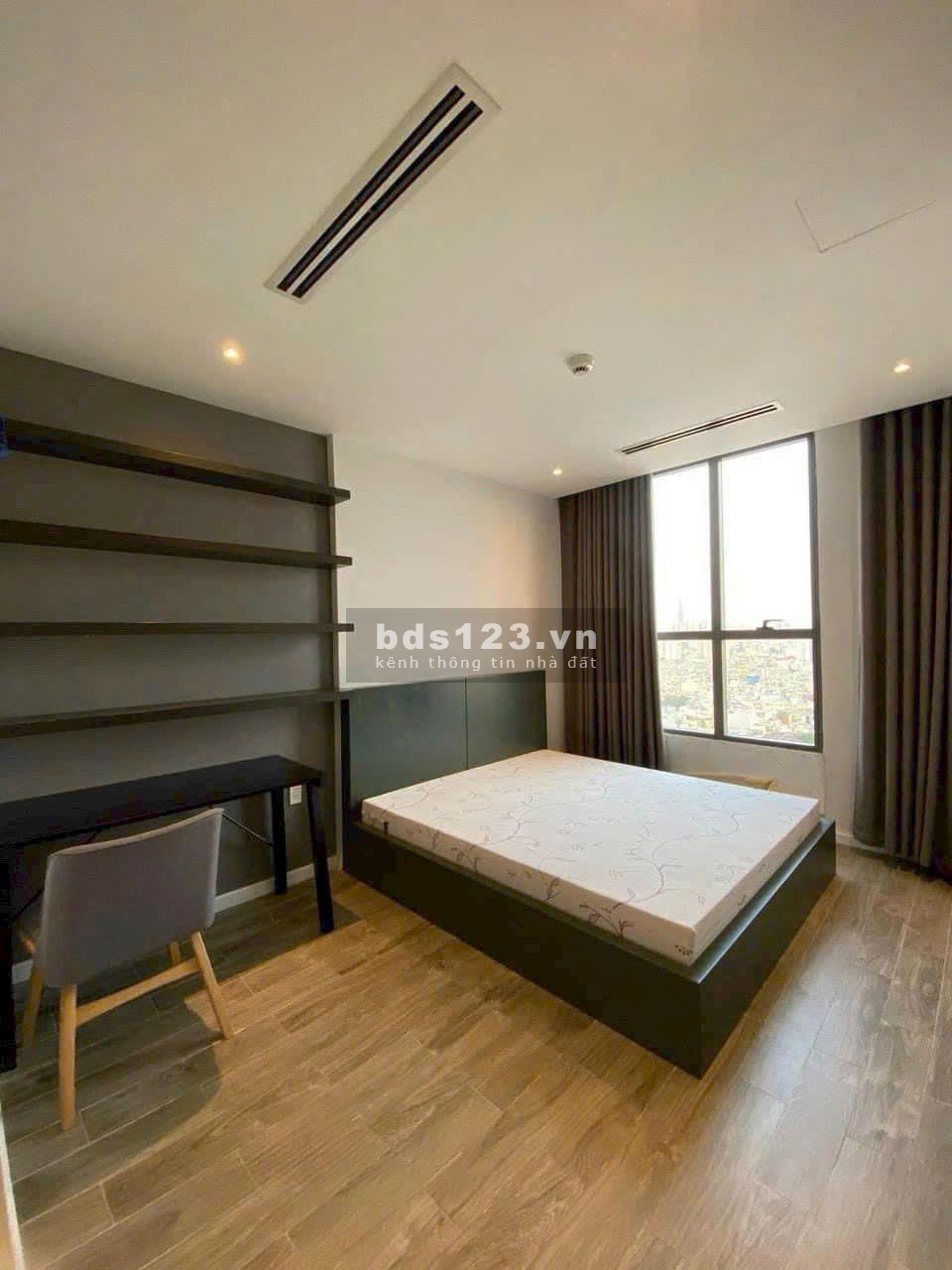 Gia đình bán CH Phúc Thịnh 85m2, 3PN, 2WC, căn góc, có bancon, có SH lâu dài. Giá thật: 4.3 tỷ TL