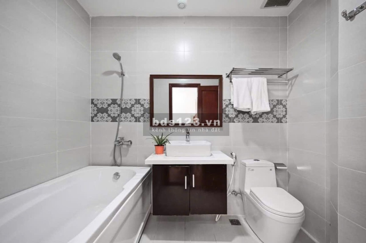Căn hộ dịch vụ 1PN có ban công rộng tại Hưng Gia 2, giá 16 triệu
