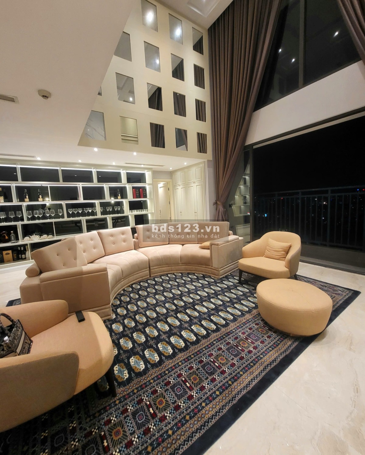Bán penthouse AZ Lâm Viên Complex, trung tâm quận Cầu Giấy. Nhà hoàn thiện Lh 0912651992