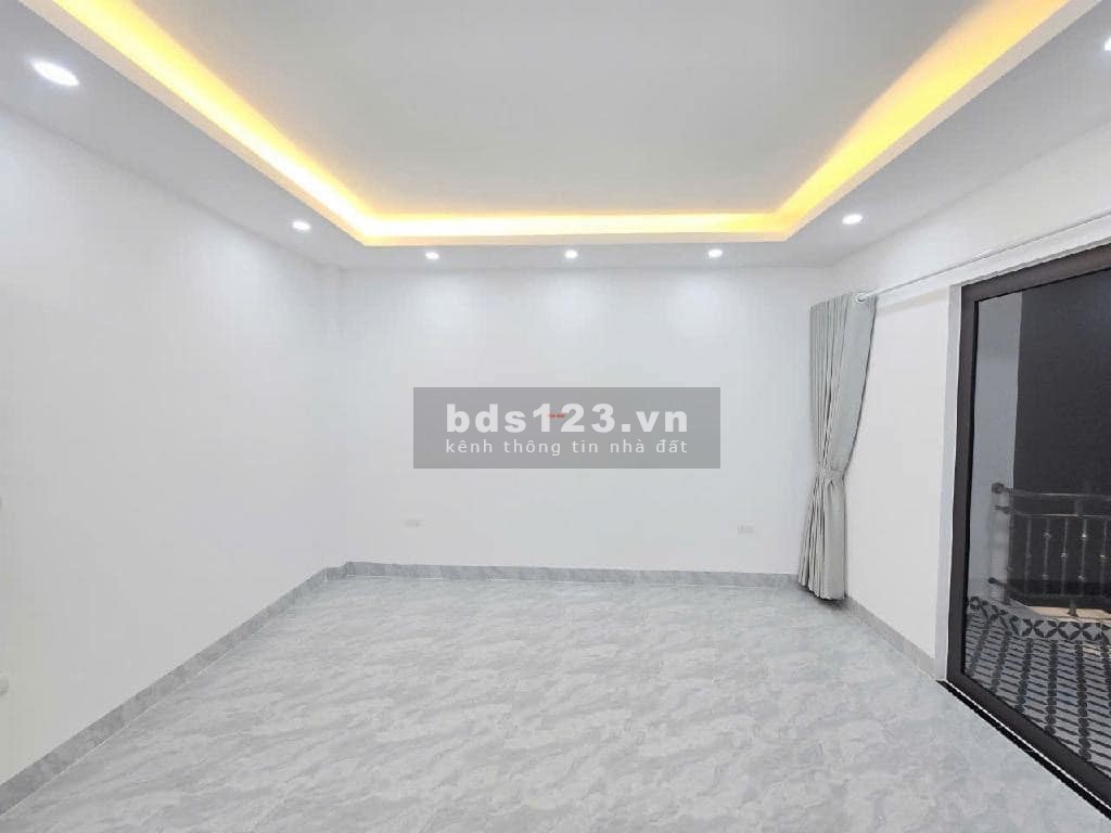Không mua là hối hận! Nhà 5 tầng Ngọc Thụy, 45m², 5.7 tỷ giá tốt nhất thị trường.
