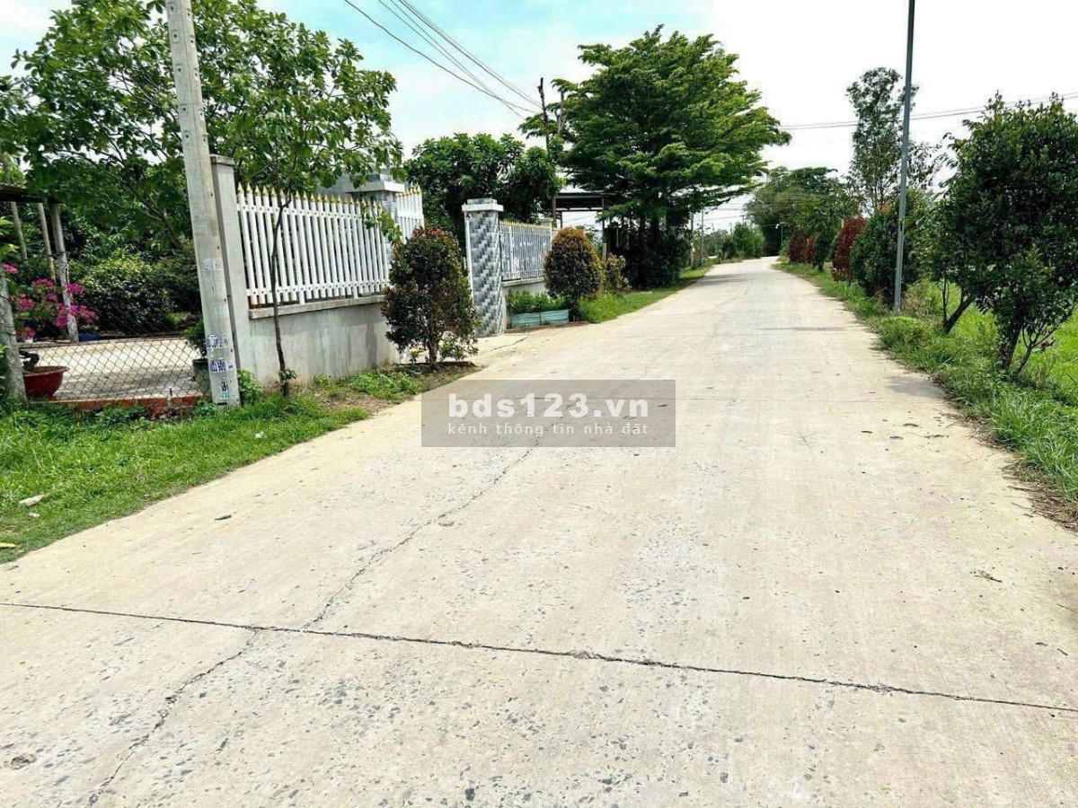 BÁN LÔ ĐẤT MẶT TIỀN KINH DOANH 175M2 - GIÁ CHỈ 800 TRIỆU - GỌI CHO EM XEM ĐẤT