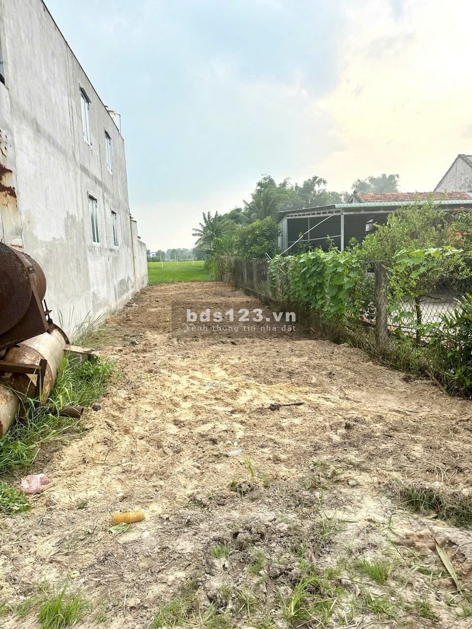 BÁN LÔ ĐẤT MẶT TIỀN KINH DOANH 175M2 - GIÁ CHỈ 800 TRIỆU - GỌI CHO EM XEM ĐẤT