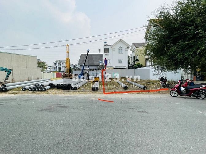 Đất 10x20m đối diện công viên, ubnd q12, khu biệt thự vip lê thị riêng