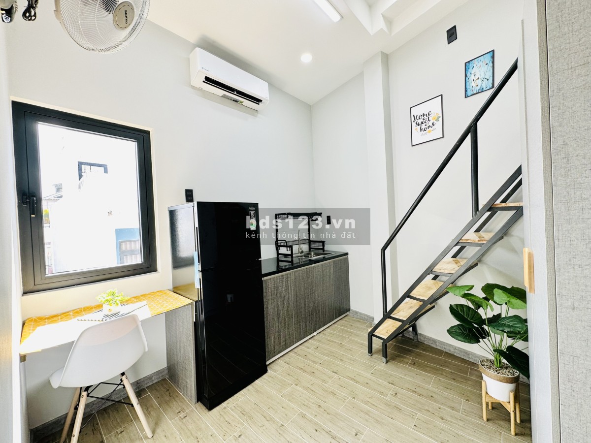 Căn hộ full nội thất cửa sổ đón nắng gác cao ở gần Nguyễn Văn Đậu - gần Chợ Bà Chiểu, Bình Thạnh.