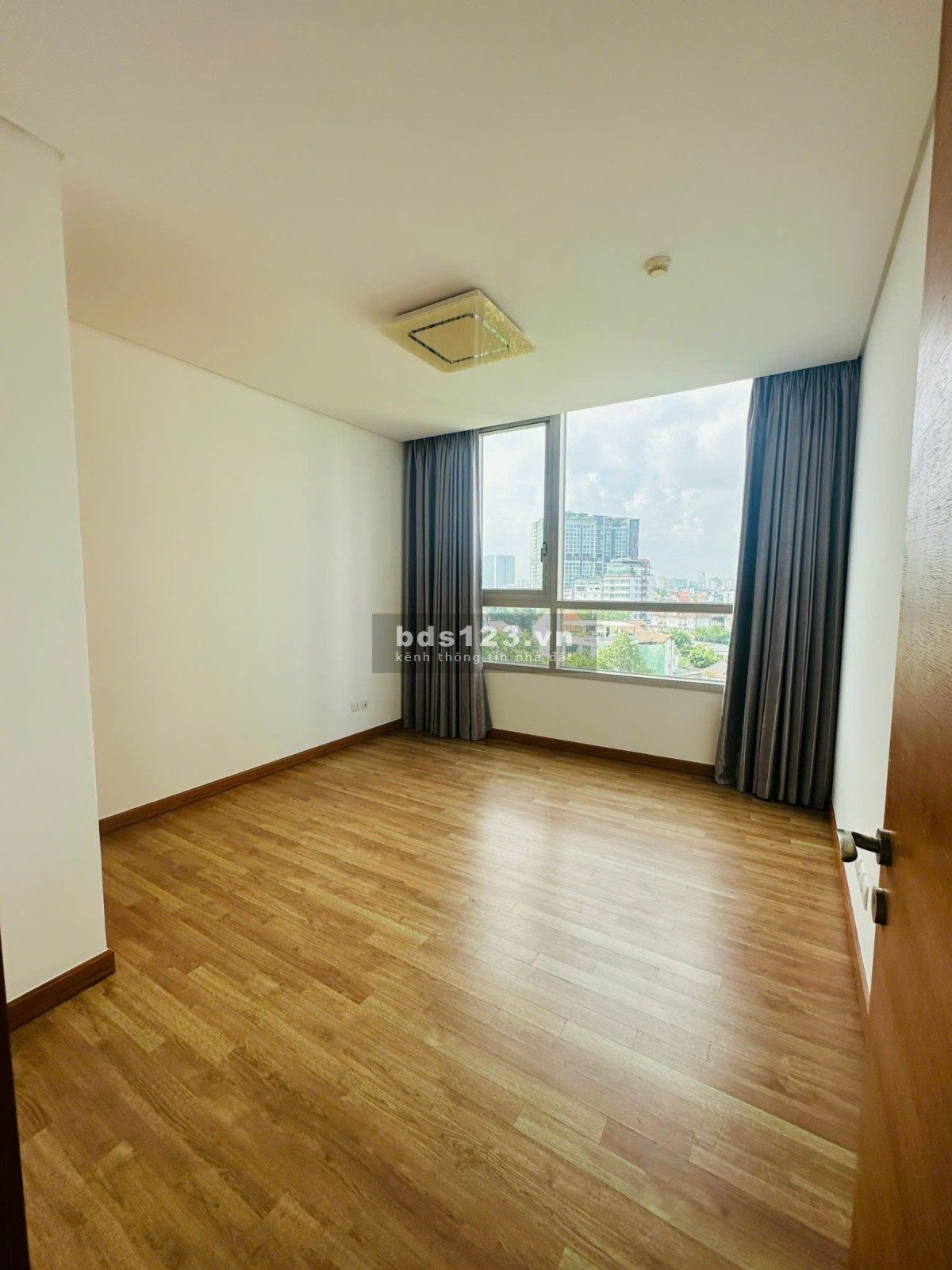 Cho thuê căn hộ hiếm 3PN tầng 6 Xi Riveview Palace Thảo Điền, Tp HCM