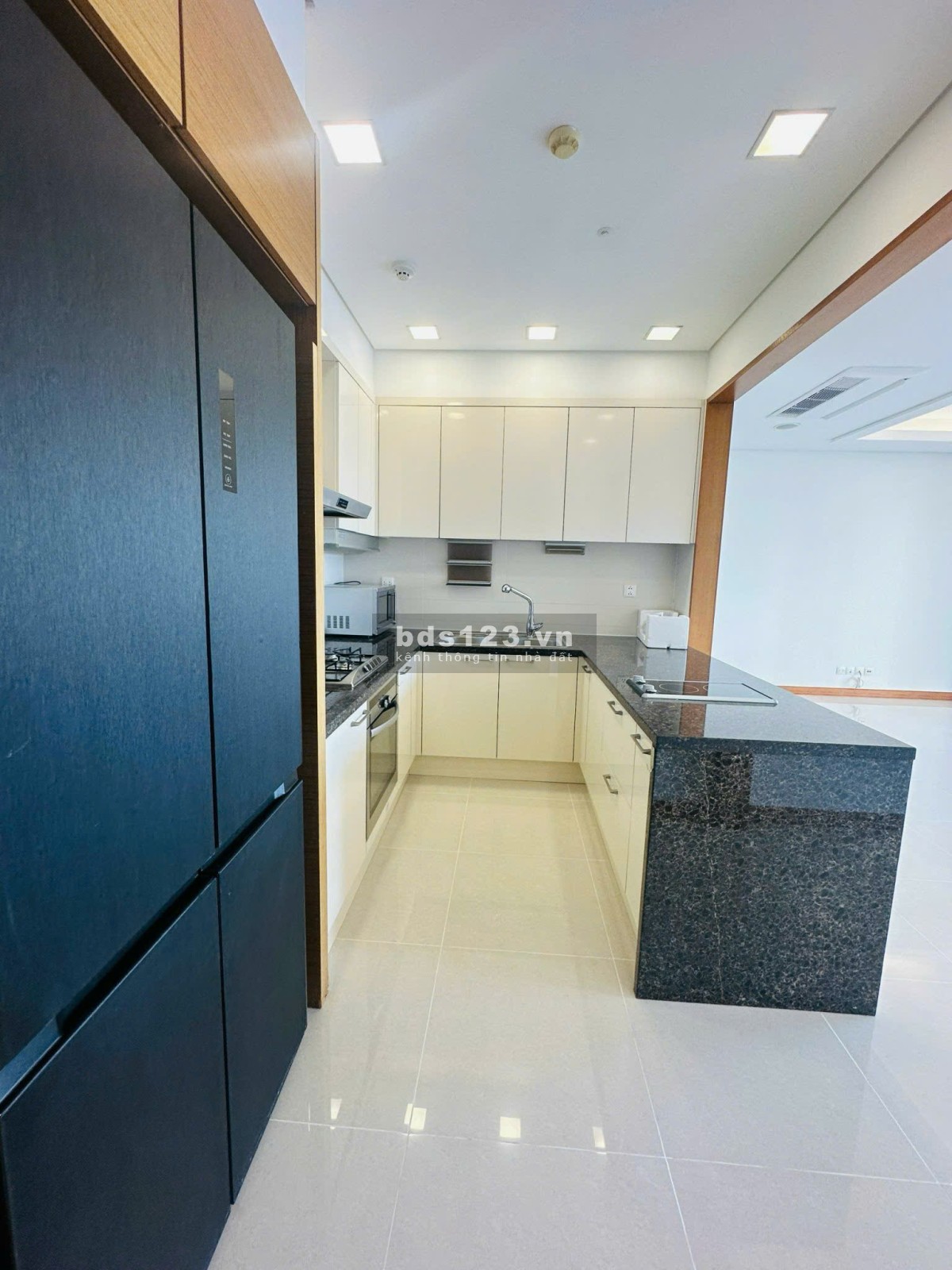 Cho thuê căn hộ hiếm 3PN tầng 6 Xi Riveview Palace Thảo Điền, Tp HCM