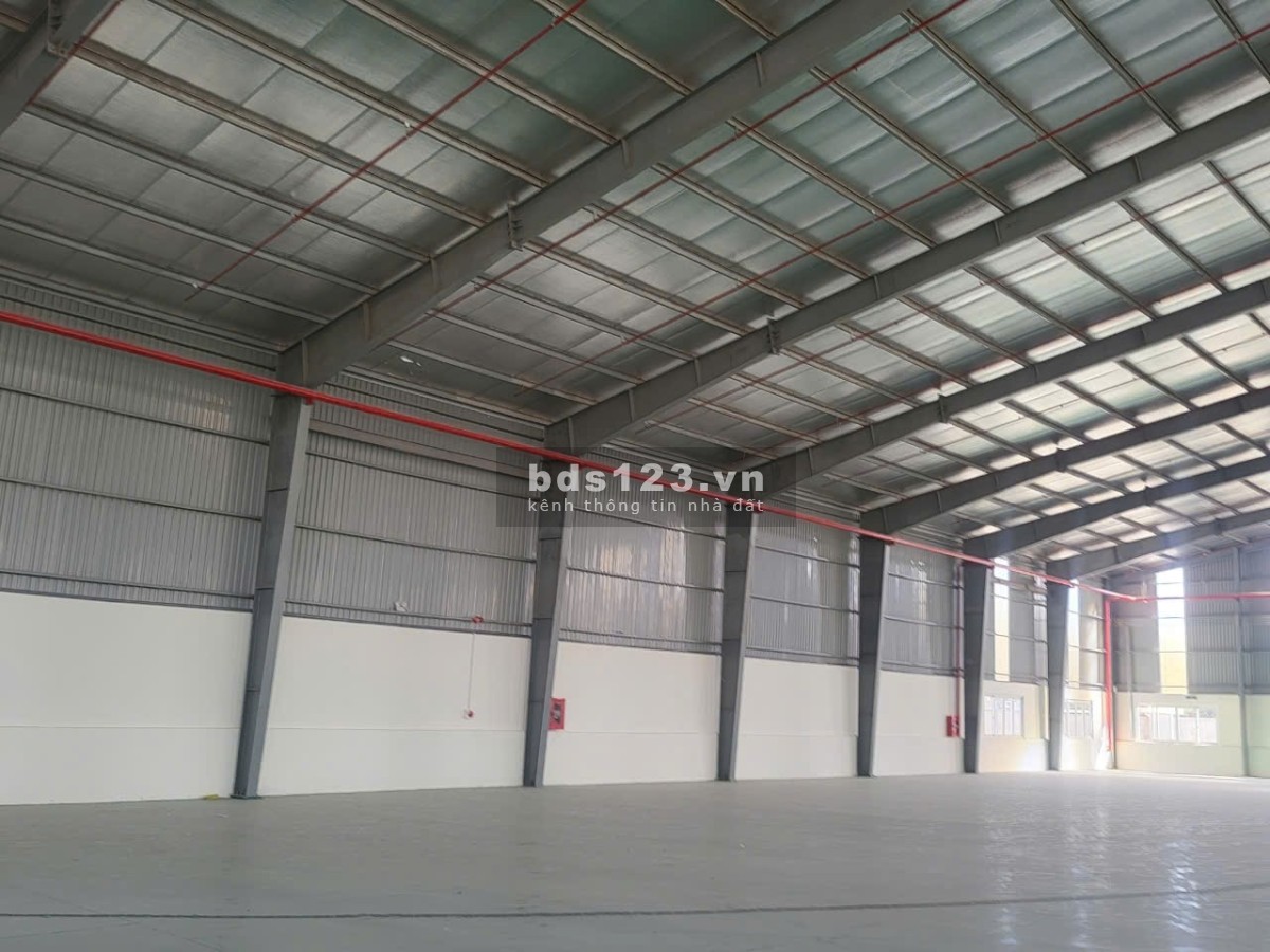Cho thuê 2800m2 XƯỞNG 100% mới Tân Uyên Bình Dương Gía: 220 triệu/tháng, PCCC tự động, đường cont