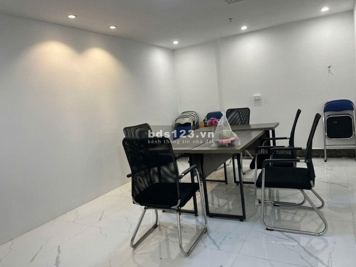 Chính chủ cho thuê 3 phòng 16m2 - 20m2, đầu đường Chùa Láng (Gần Đại học Ngoại Thương, Ngoại Giao)