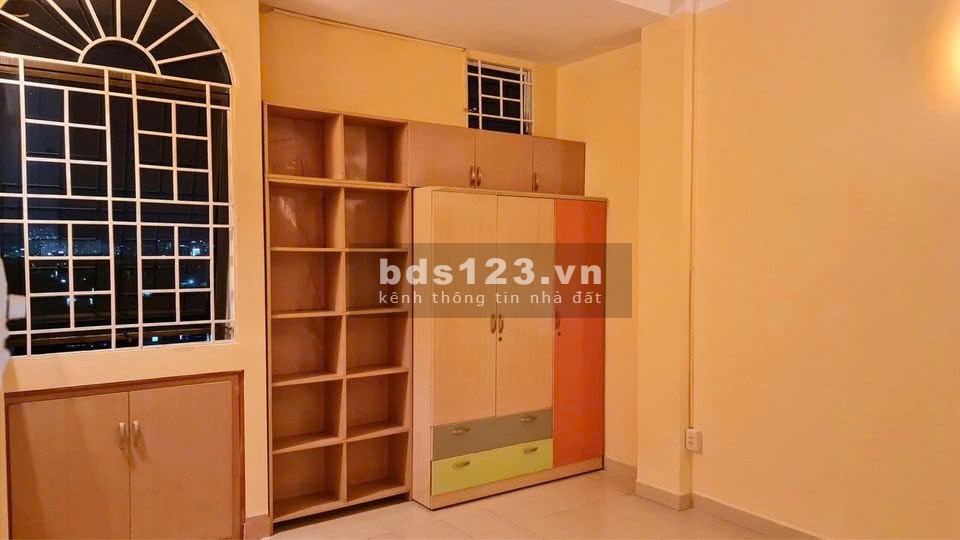 Chung cư Kì Đồng, p9, Quận 3: 55m2, có gác, bancol, nội thất giá 8tr/th