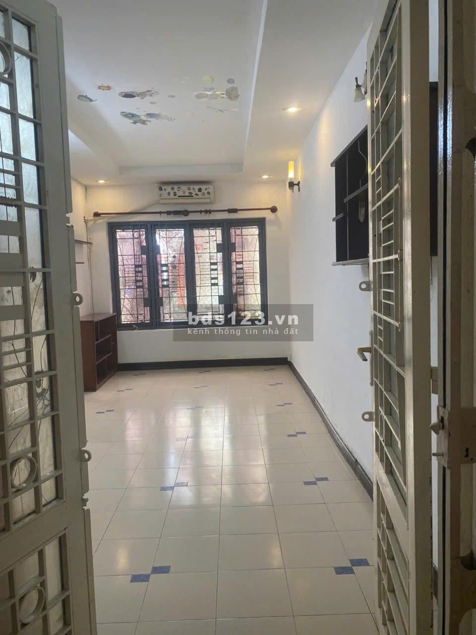 Chung cư A2, Vũ Huy Tấn, P3, Bình Thạnh: 60m2, 2p ngủ, ban công, 8.5tr