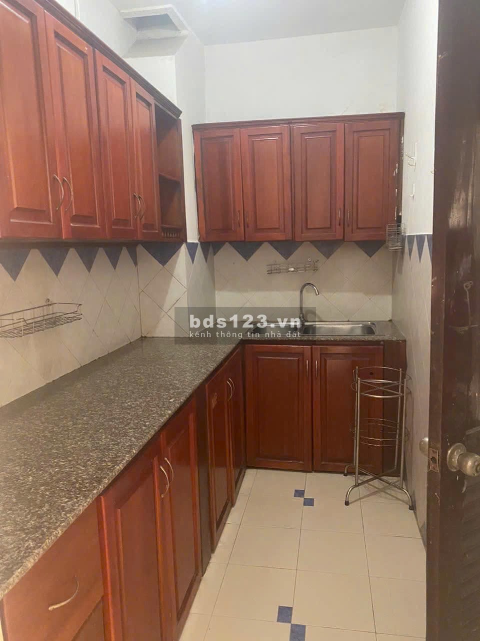 Chung cư A2, Vũ Huy Tấn, P3, Bình Thạnh: 60m2, 2p ngủ, ban công, 8.5tr