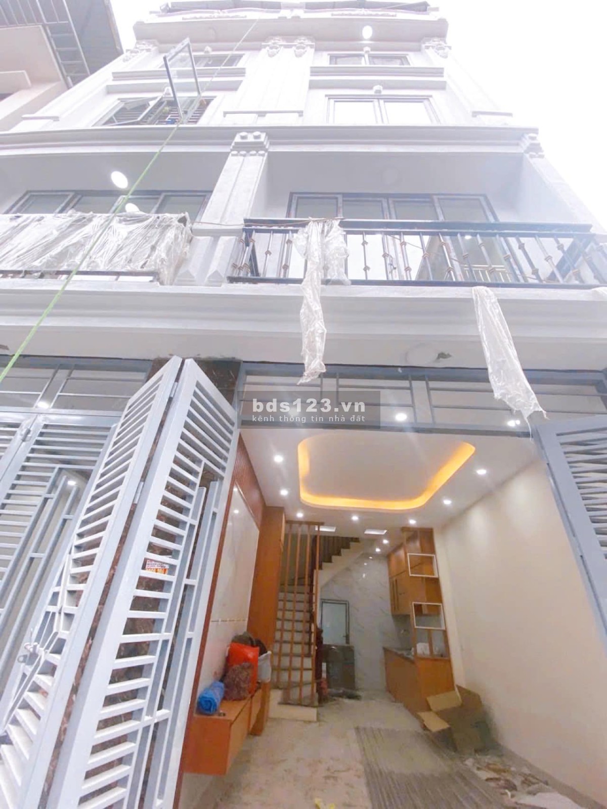 Bán nhà Đồng Mai 4T 30m2, Ôtô đỗ cạnh, ngay chợ, cây xăng Cổ Bản, 5p ra Bx Yên Nghĩa