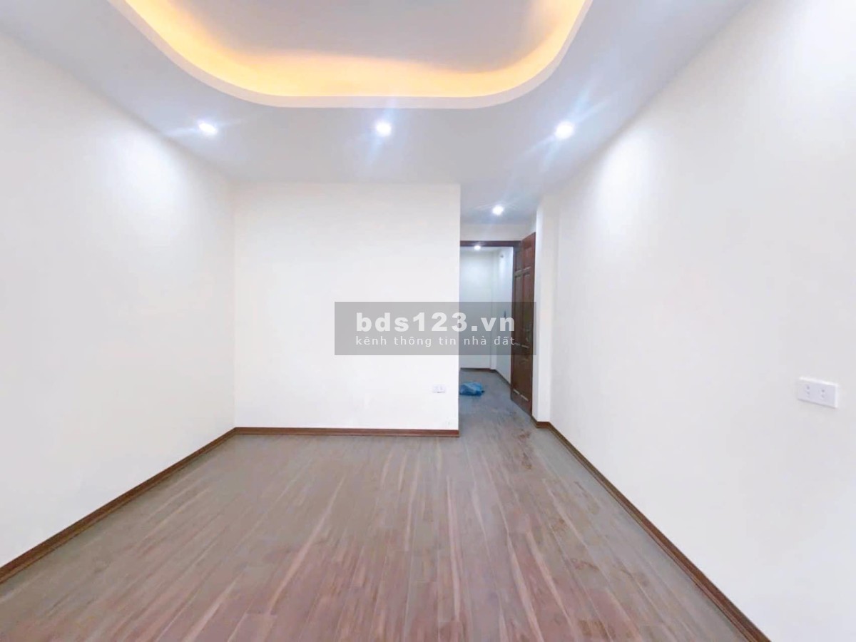 Bán nhà Đồng Mai 4T 30m2, Ôtô đỗ cạnh, ngay chợ, cây xăng Cổ Bản, 5p ra Bx Yên Nghĩa