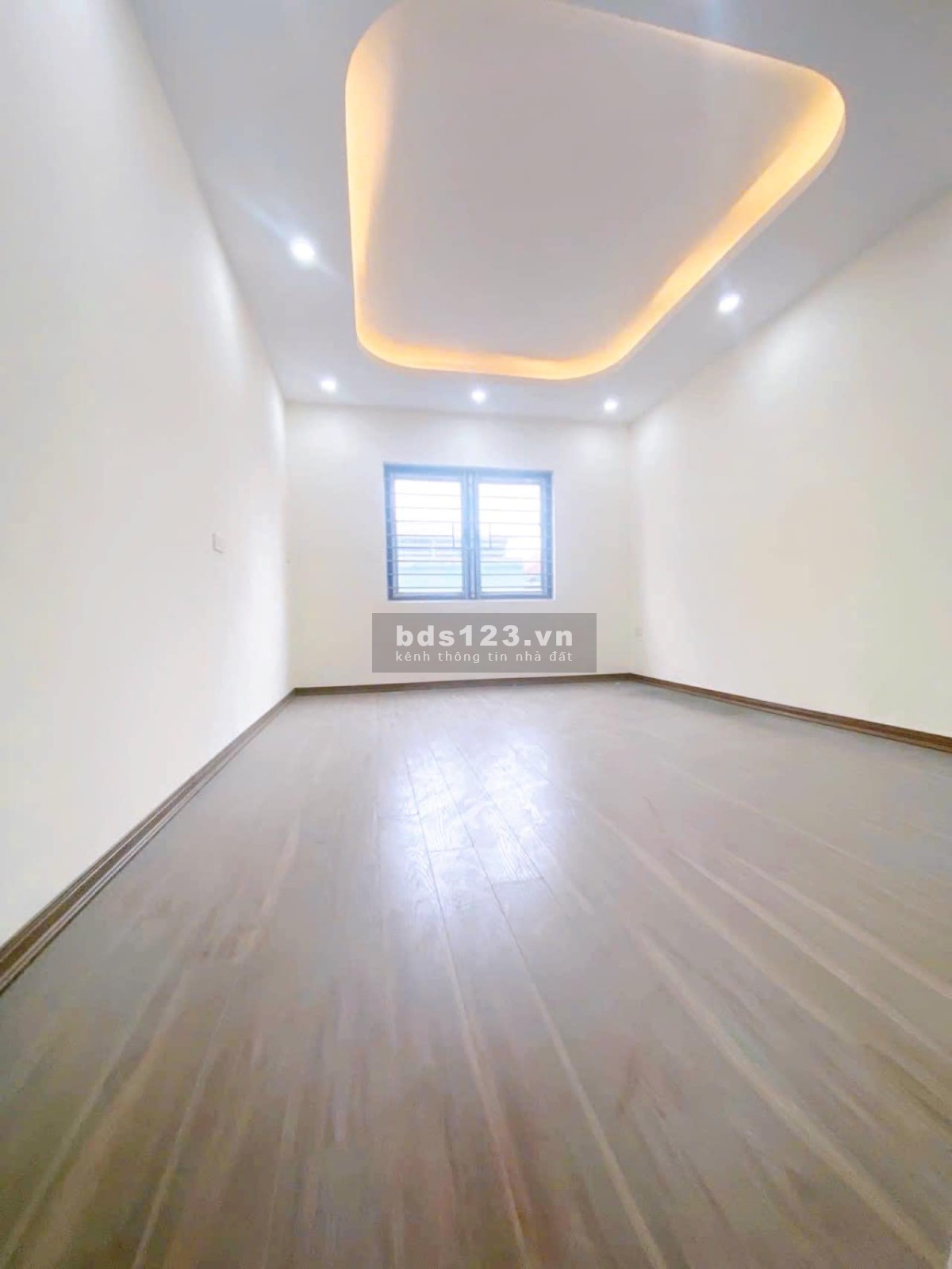 Bán nhà Đồng Mai 4T 30m2, Ôtô đỗ cạnh, ngay chợ, cây xăng Cổ Bản, 5p ra Bx Yên Nghĩa