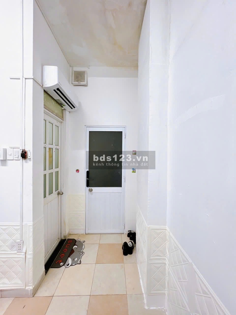 Ngang 4m Q.1 - 4 tầng vuông vức - 7 bước ra hxh trải nhựa - Chưa đến 9 tỷ