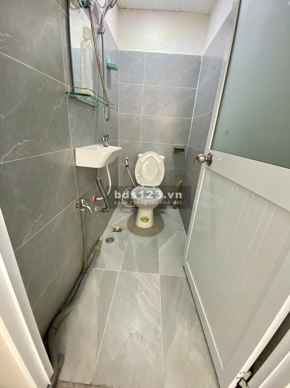 Ngang 4m Q.1 - 4 tầng vuông vức - 7 bước ra hxh trải nhựa - Chưa đến 9 tỷ