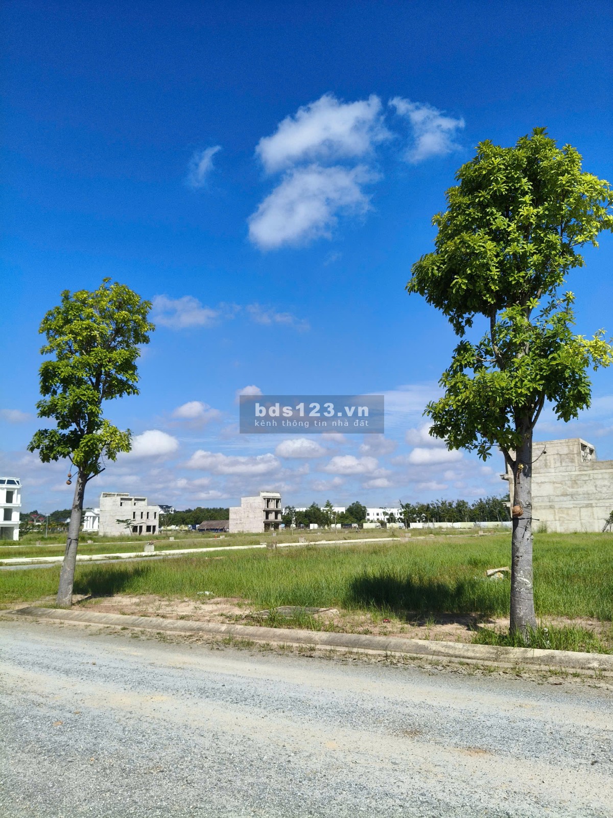 Chính chủ Đất mặt đường lớn khu đô thị trung tâm, đối diện khu công nghiệp Tân Bình giá 868 Triệu