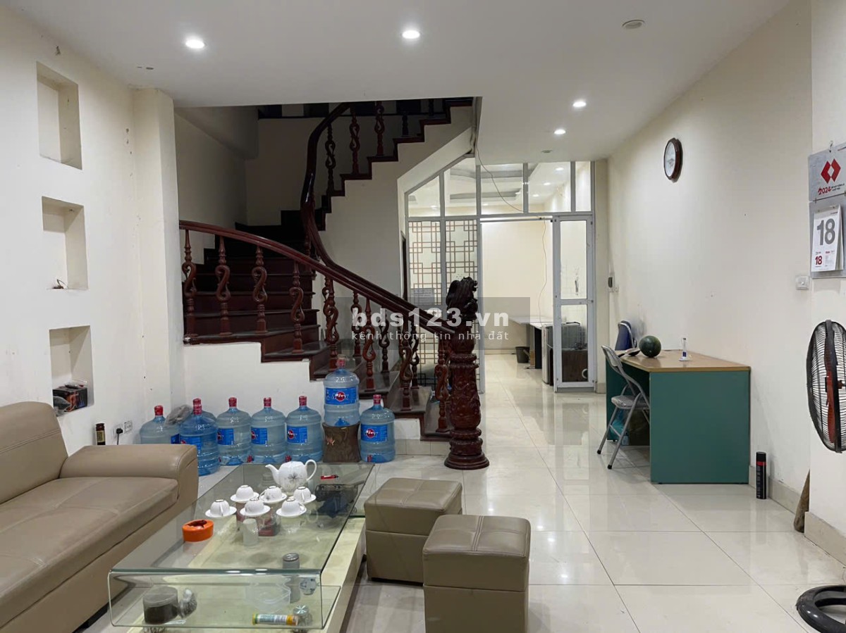Cho thuê văn phòng tầng 1 (18m2) - Liền kề khu đô thị Văn Quán